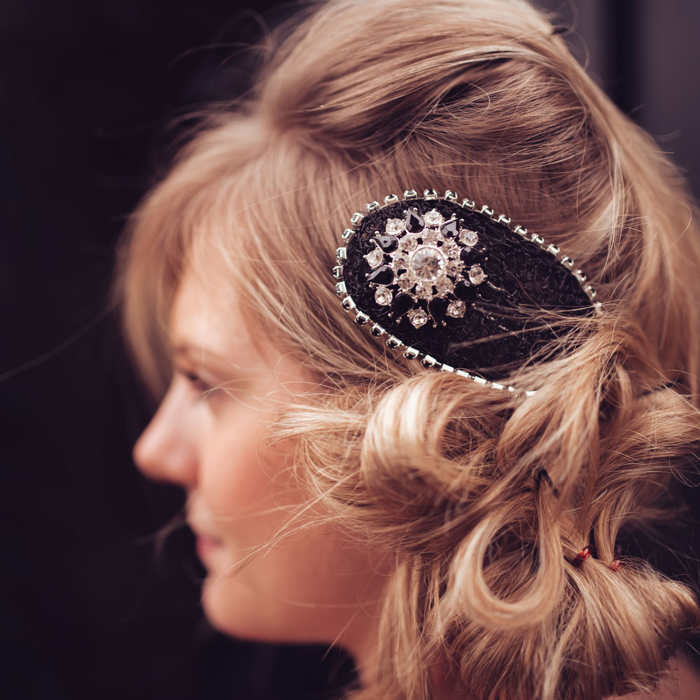 Diamantè hair broche